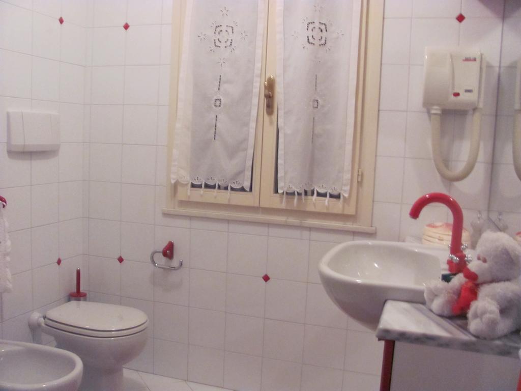 Villa Giusy B&B Τσεζένα Δωμάτιο φωτογραφία
